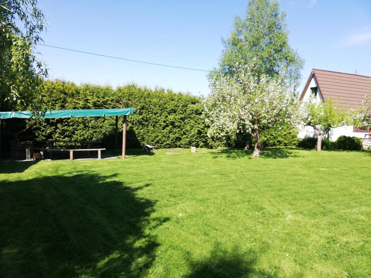 Chaty V Ceskem Raji U Prachovskych Skal - Mala Chata Pro 4 - Velka Chata Pro Az 7 Osob - Ubytovani V Soukromi Jičín Exterior foto