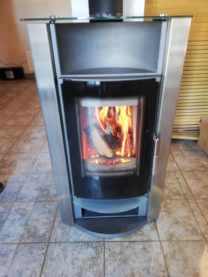 Chaty V Ceskem Raji U Prachovskych Skal - Mala Chata Pro 4 - Velka Chata Pro Az 7 Osob - Ubytovani V Soukromi Jičín Exterior foto